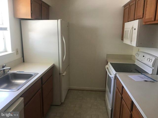 9260 Cherry Lane, Unit 36 Laurel, MD 20708 - Photo 7 of 20 Kitchen