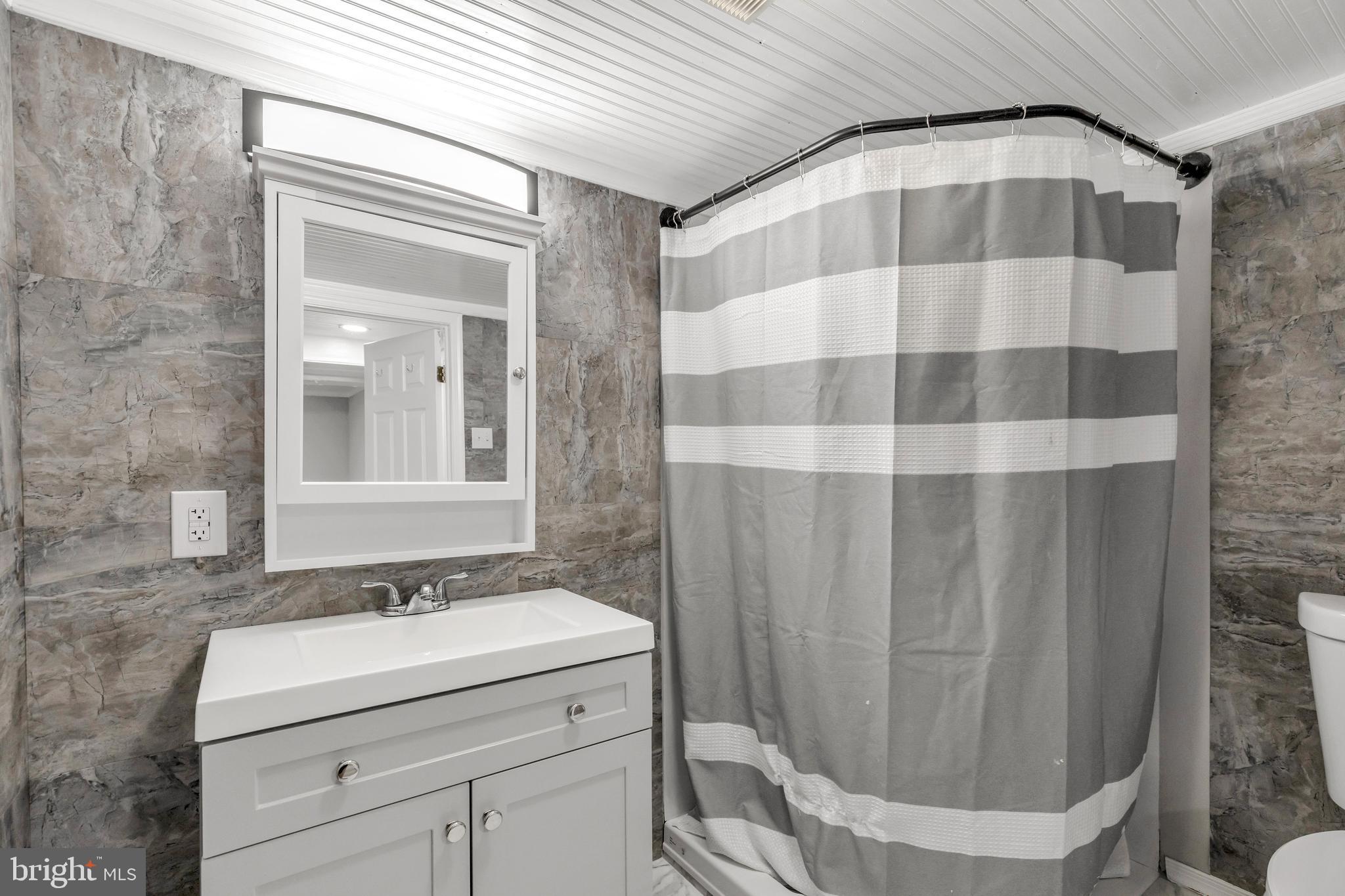 200 Tuscany Road Aston, PA 19014 - Photo 20 of 40 Basement Full Bath