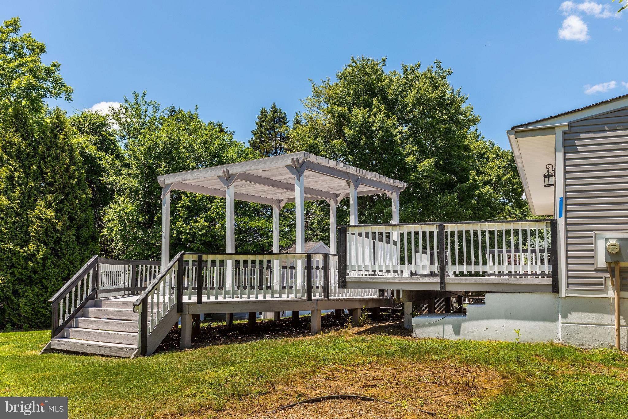 200 Tuscany Road Aston, PA 19014 - Photo 24 of 40 Multi Level Deck