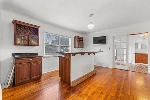 a view of a yard with plants