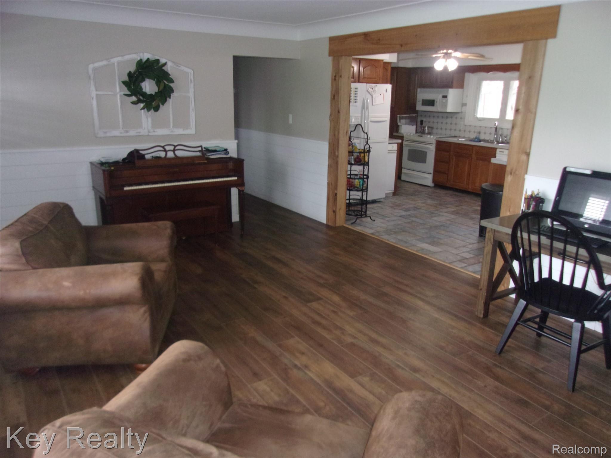 19131 Hannan Road New Boston, MI 48164 - Photo 25 of 57 244_3197 (1).JPG