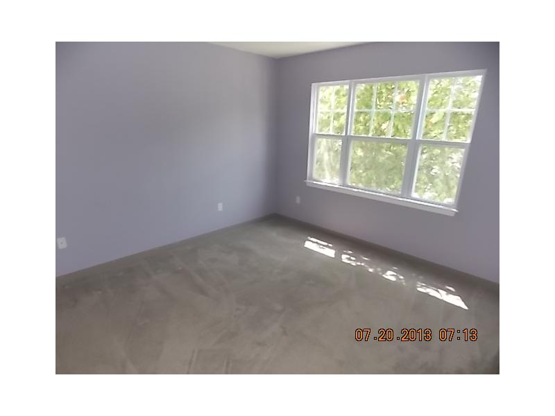 118 Mill Street, Unit 204 Woonsocket, RI 02895 - Photo 4 of 7 Bedroom.
