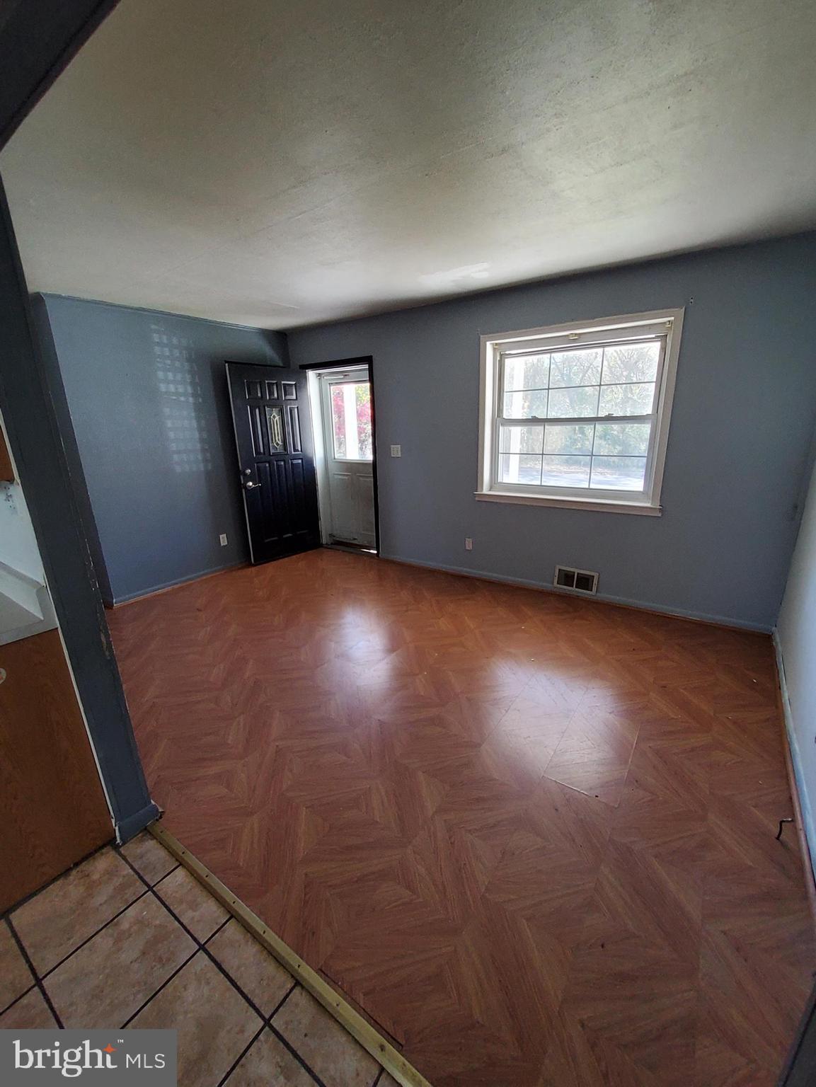 525 St Patrick Road Baltimore, MD 21206 - Photo 4 of 11