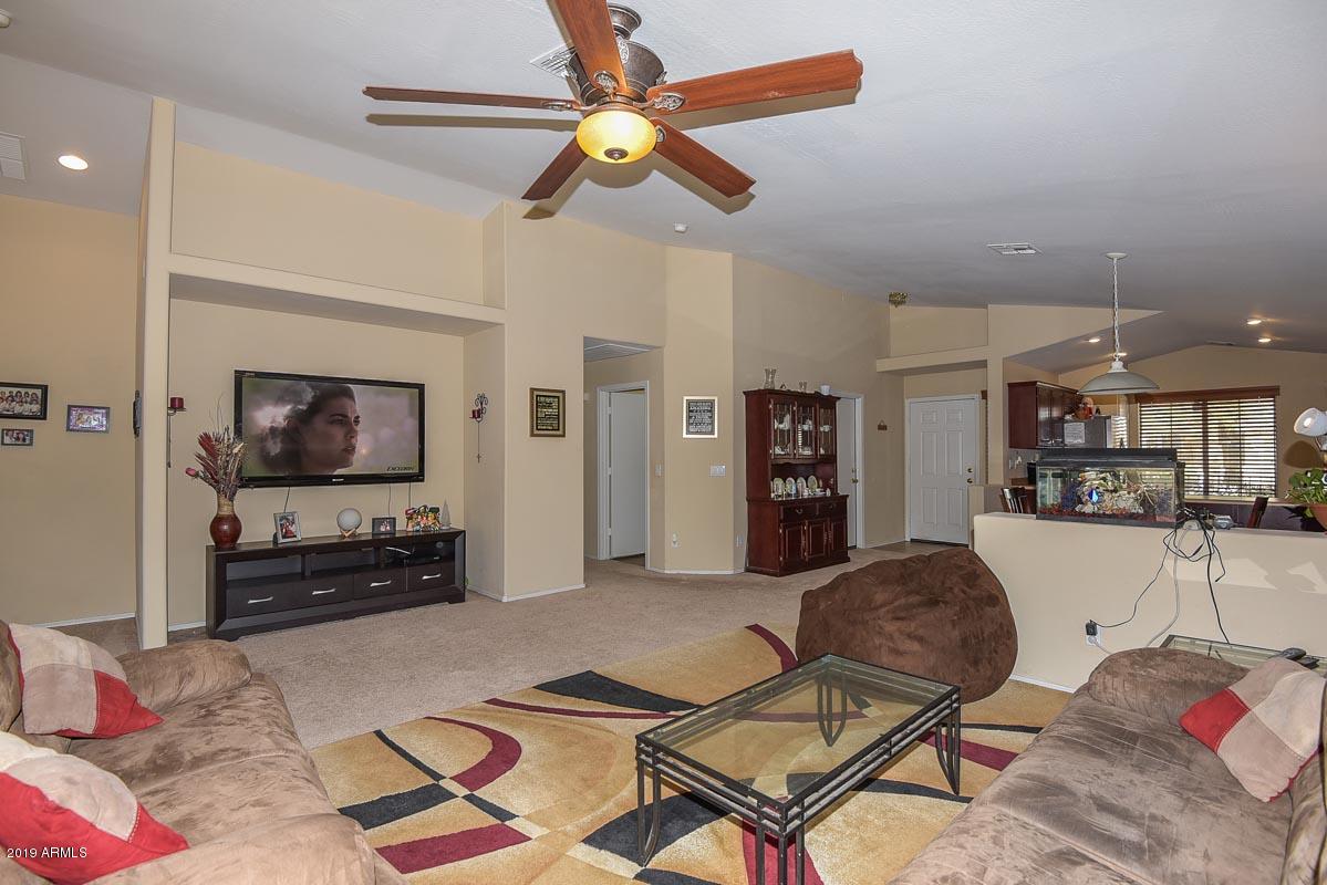 4339 West Maldonado Road Laveen, AZ 85339 - Photo 7 of 31 Family Room2