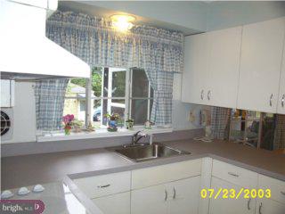 30 Terrace Road Levittown, PA 19056 - Photo 5 of 6