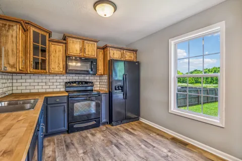 $289,900 | 565 Oakmont Drive, Clarksville, TN 37042