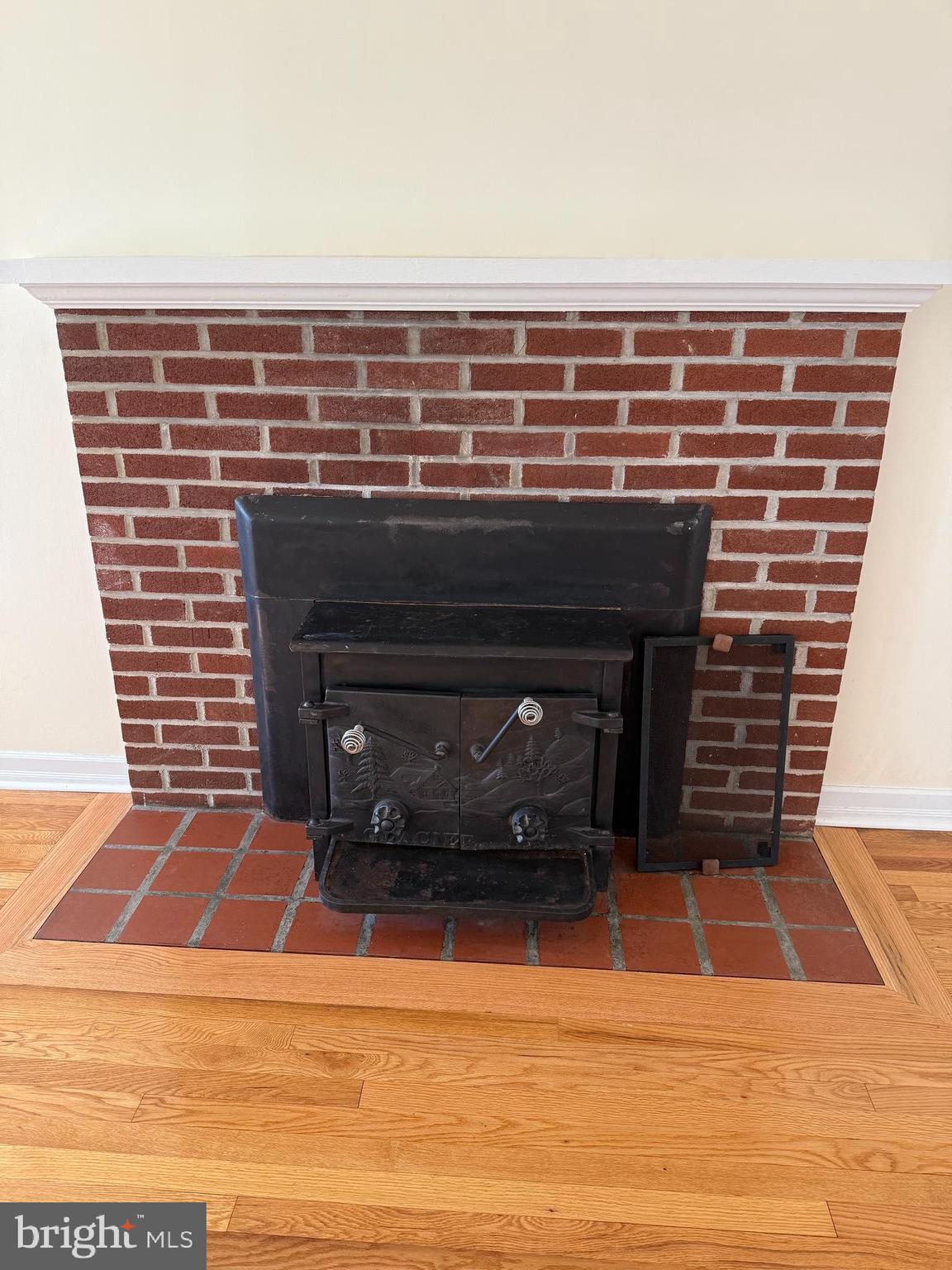 34 Townsend Avenue Bridgeton, NJ 08302 - Photo 10 of 23 a close view of fireplace