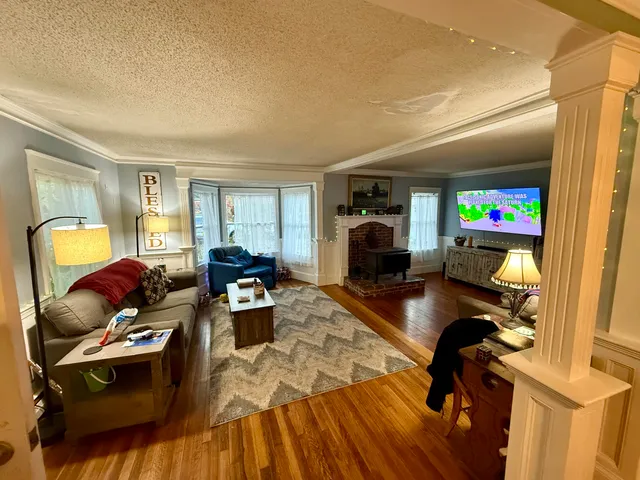 $330,000 | 7 Old Lewiston Road, Monmouth, ME 04265