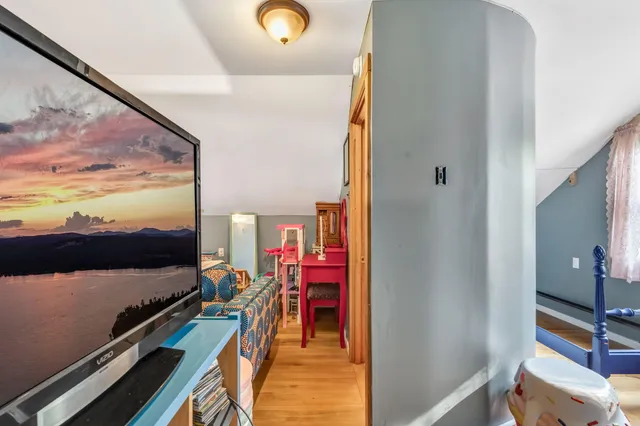 $430,000 | 424 Molyneaux Road, Camden, ME 04843