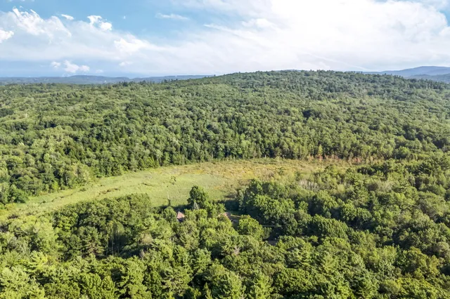 $430,000 | 424 Molyneaux Road, Camden, ME 04843