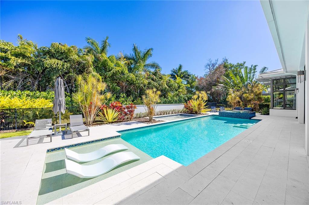 1300 Nautilus Road Naples, FL 34102 - Photo 35 of 38