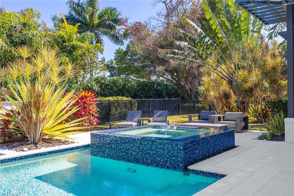 1300 Nautilus Road Naples, FL 34102 - Photo 36 of 38