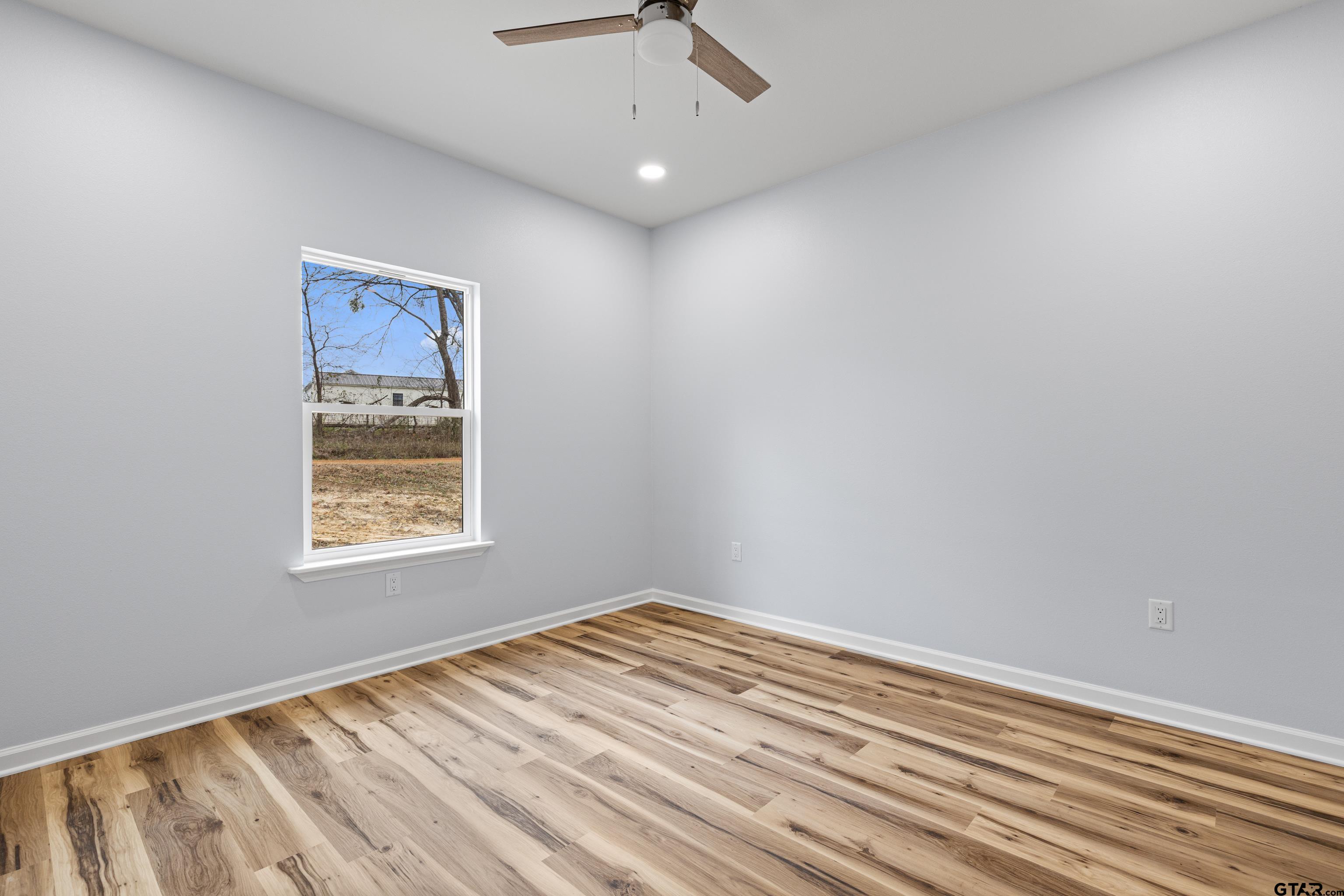 9934 Bob O Link Road Gladewater, TX 75647 - Photo 31 of 37 an empty room with a window
