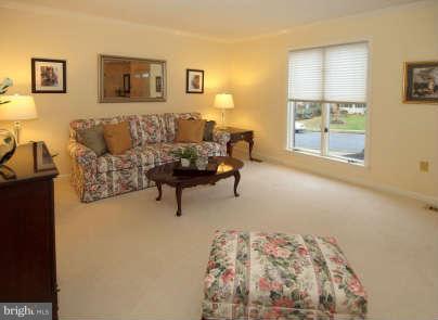7420 Jenna Road Springfield, VA 22153 - Photo 3 of 30 Living Room