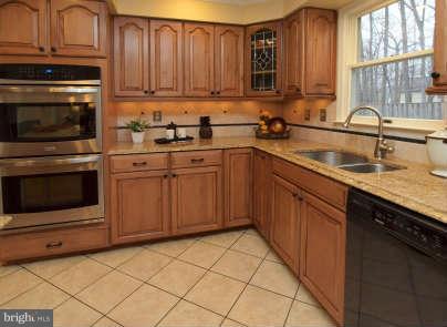 7420 Jenna Road Springfield, VA 22153 - Photo 7 of 30 Kitchen