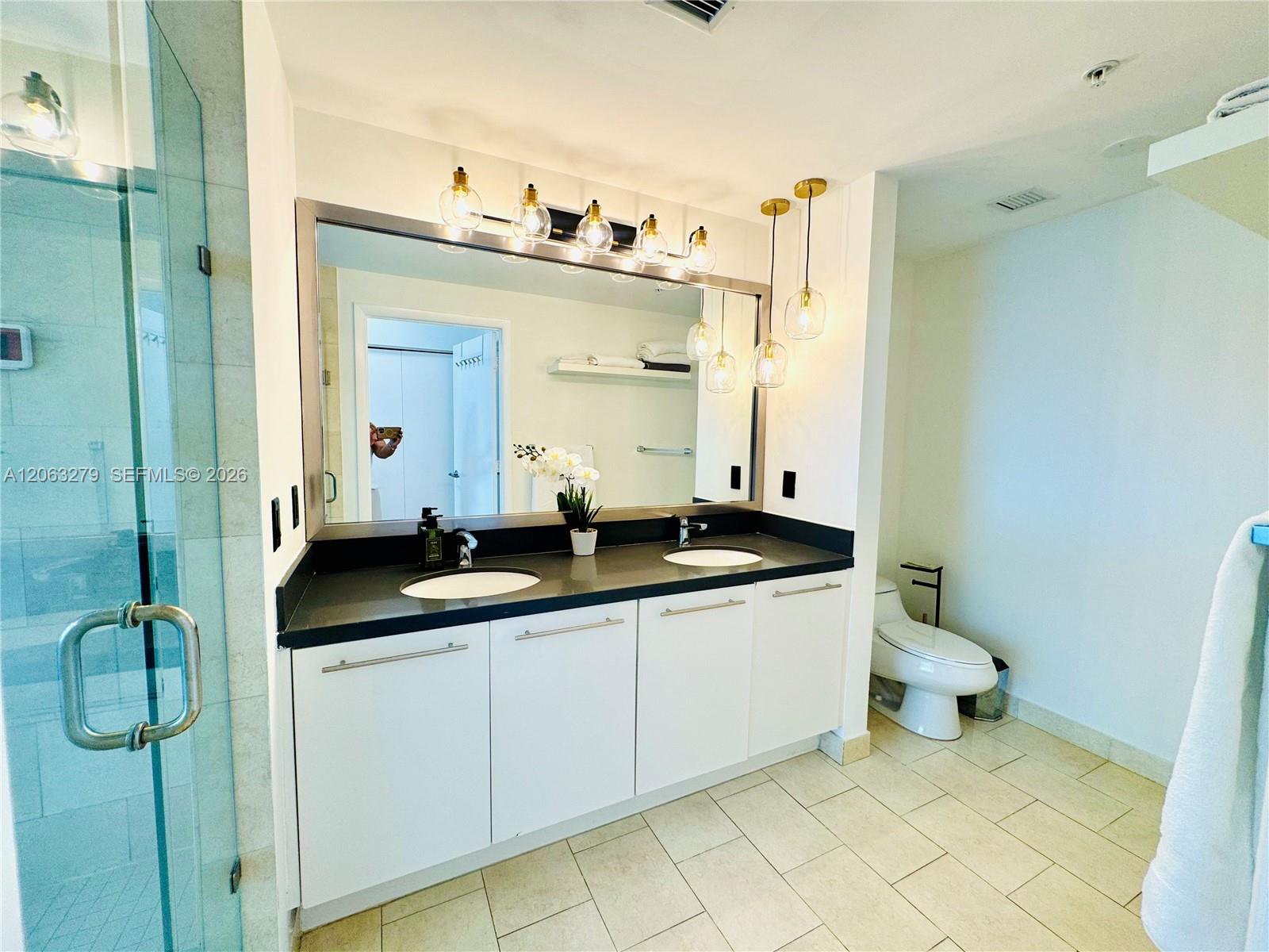 90 Southwest 3rd Street, Unit 3902 Miami, FL 33130 - Photo 7 of 18 Gallery Image 7