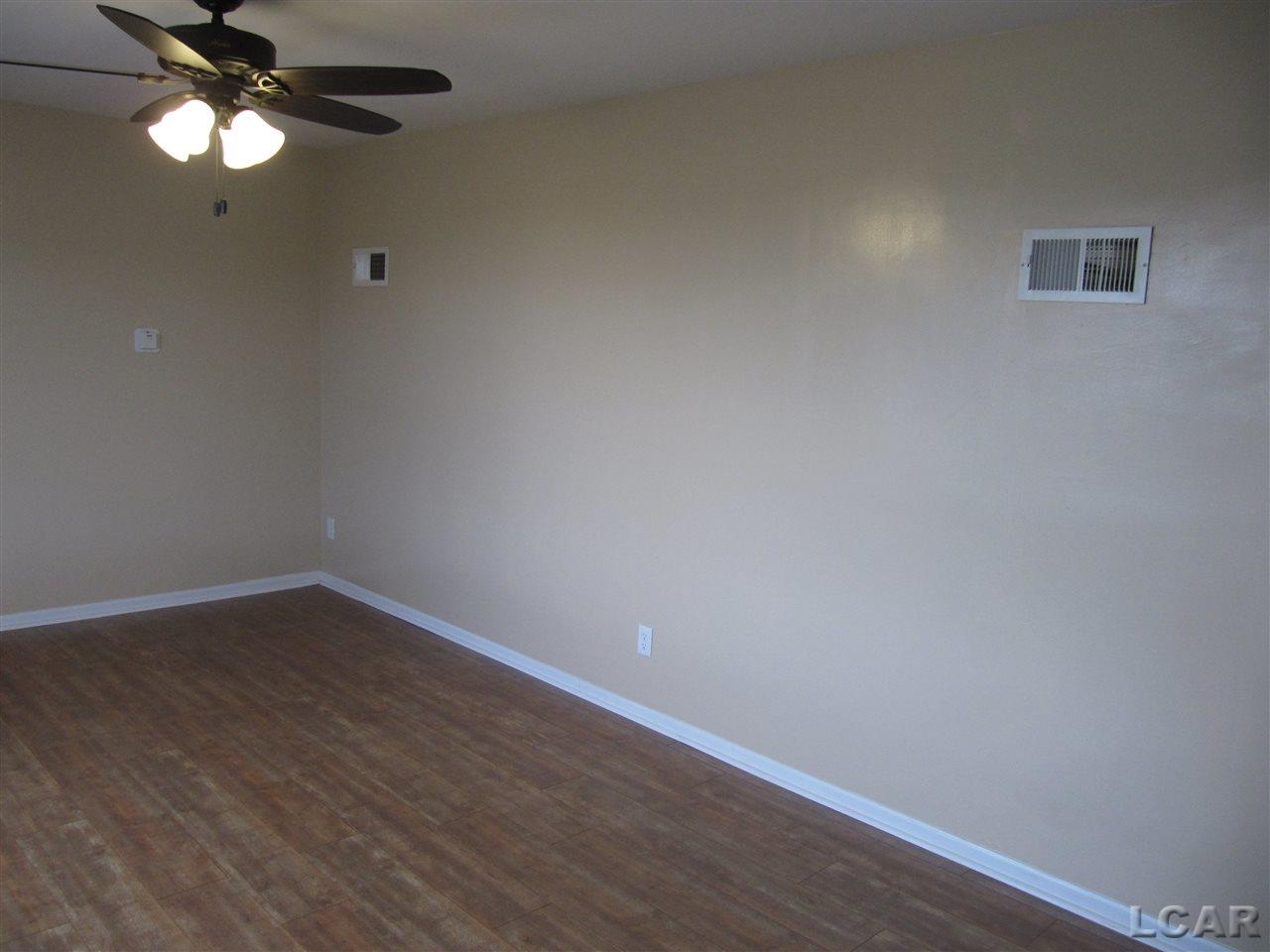 1450 Moore Road Adrian, MI 49221 - Photo 5 of 39 Living Room