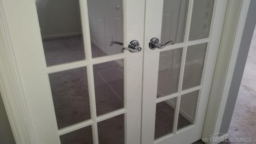 1267 Putnam Circle Rochester, MI 48307 - Photo 8 of 45 31276861-8.JPG