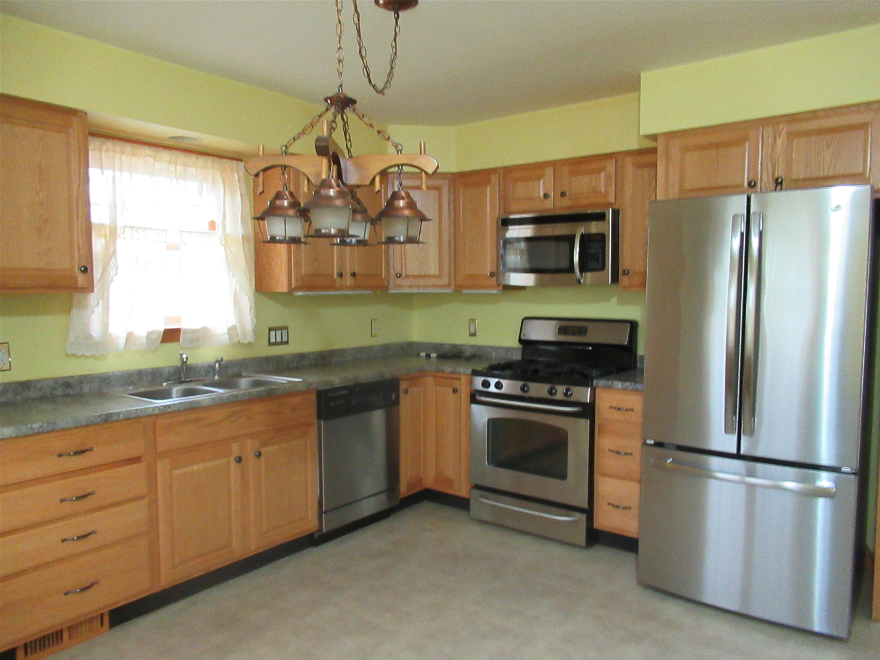 20 Kilrea Road Derry, NH 03038 - Photo 3 of 29