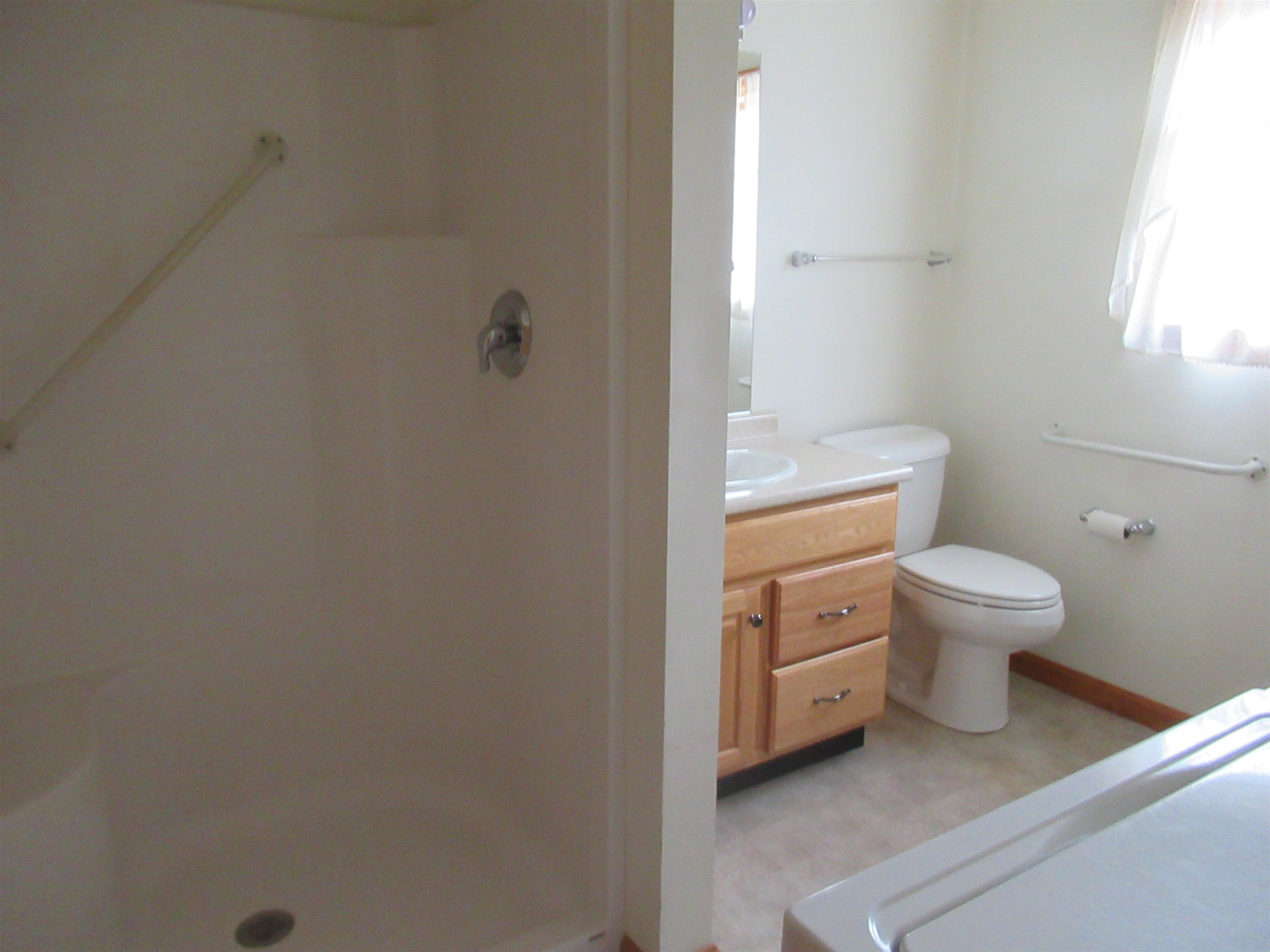 20 Kilrea Road Derry, NH 03038 - Photo 8 of 29