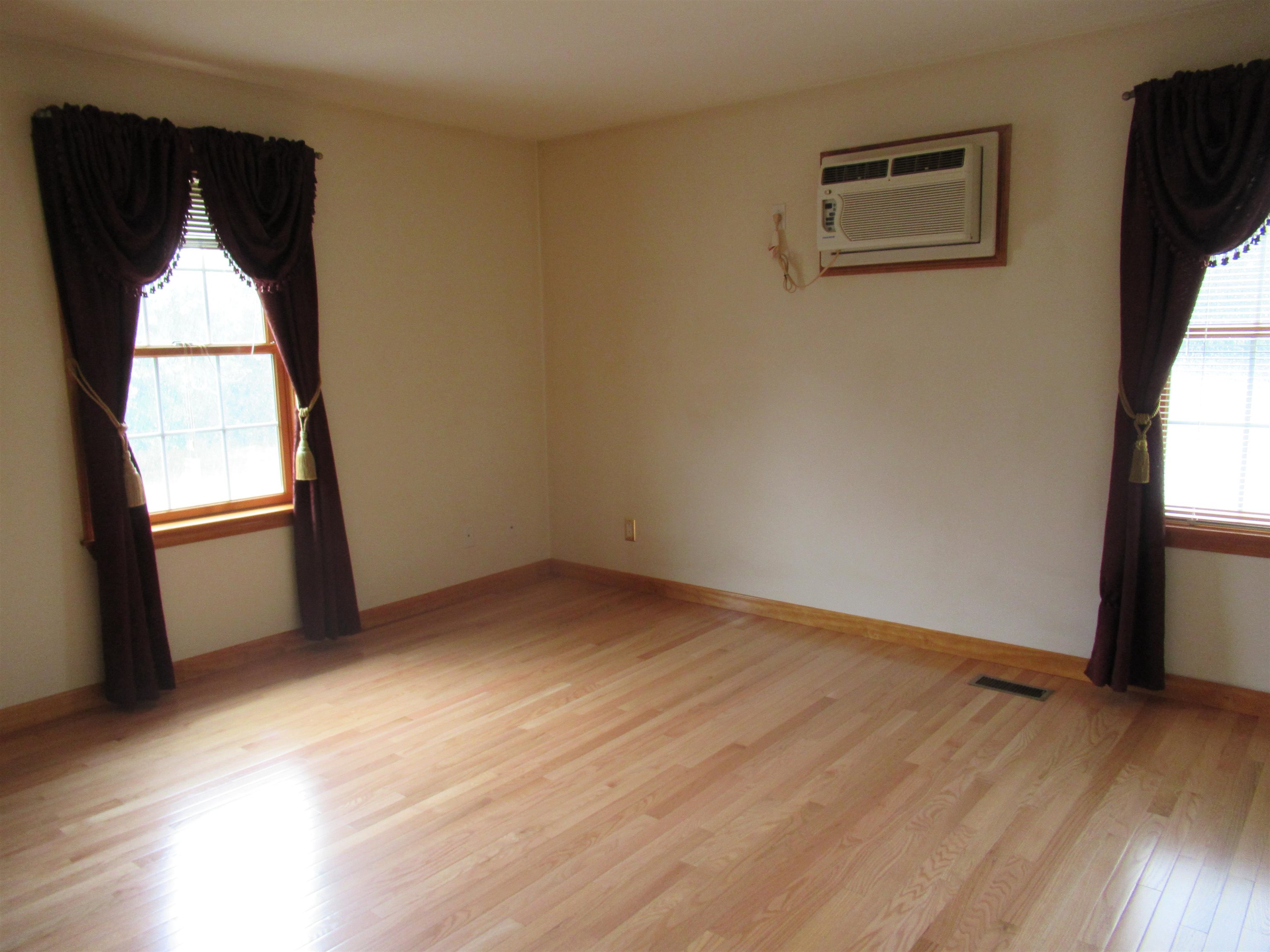 20 Kilrea Road Derry, NH 03038 - Photo 9 of 29