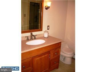 327 Saybrook Road Villanova, PA 19085 - Photo 7 of 12