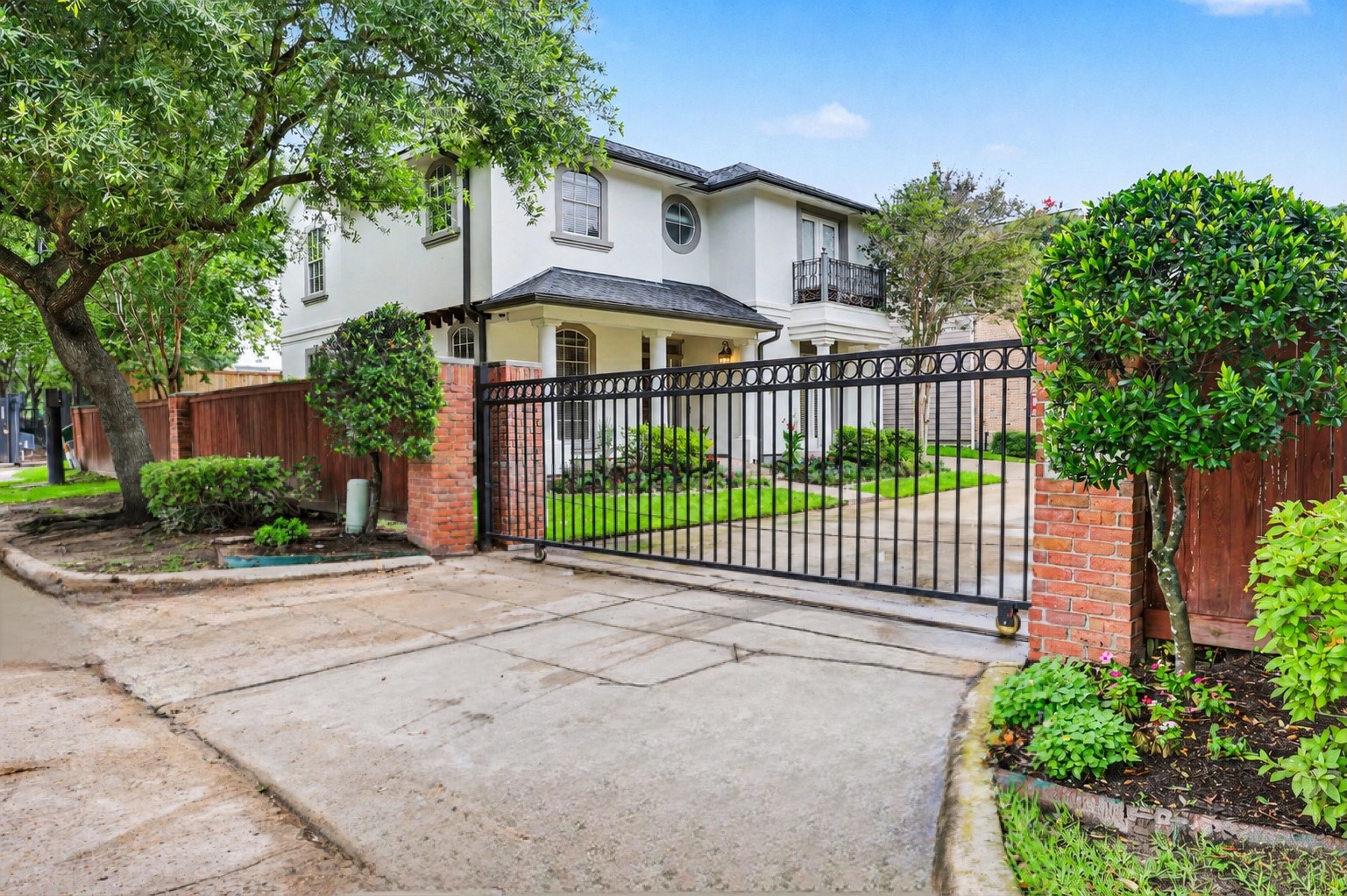 1470 Springrock Lane, Unit 6 Houston, TX 77055 - Photo 31 of 31 Corner lot in the privacy of a small gated community consisting of six homes.