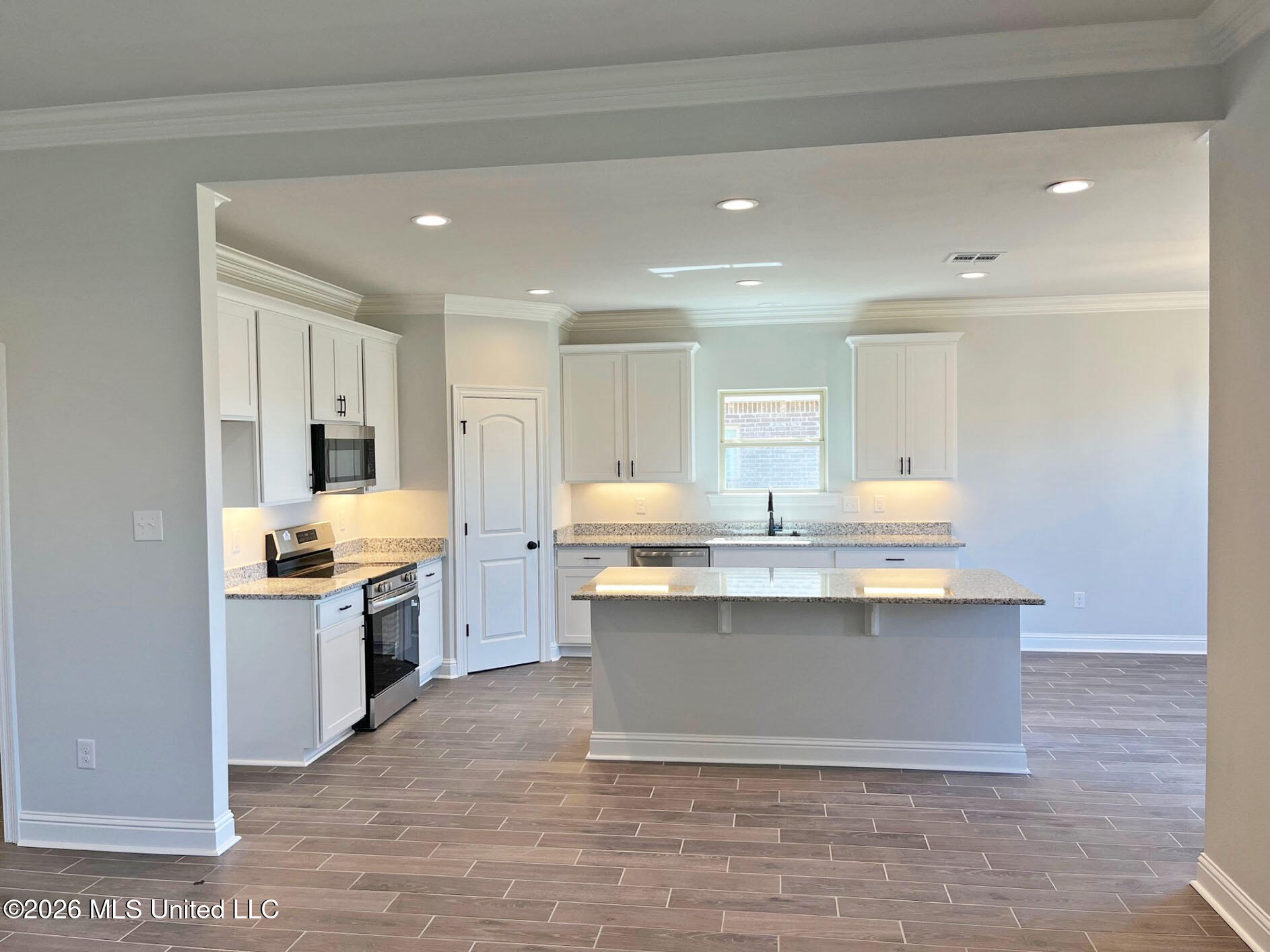 12141 Walker Road Ocean Springs, MS 39564 - Photo 6 of 21 c5a73b05-6a66-49a7-ad51-6a2b290827c4