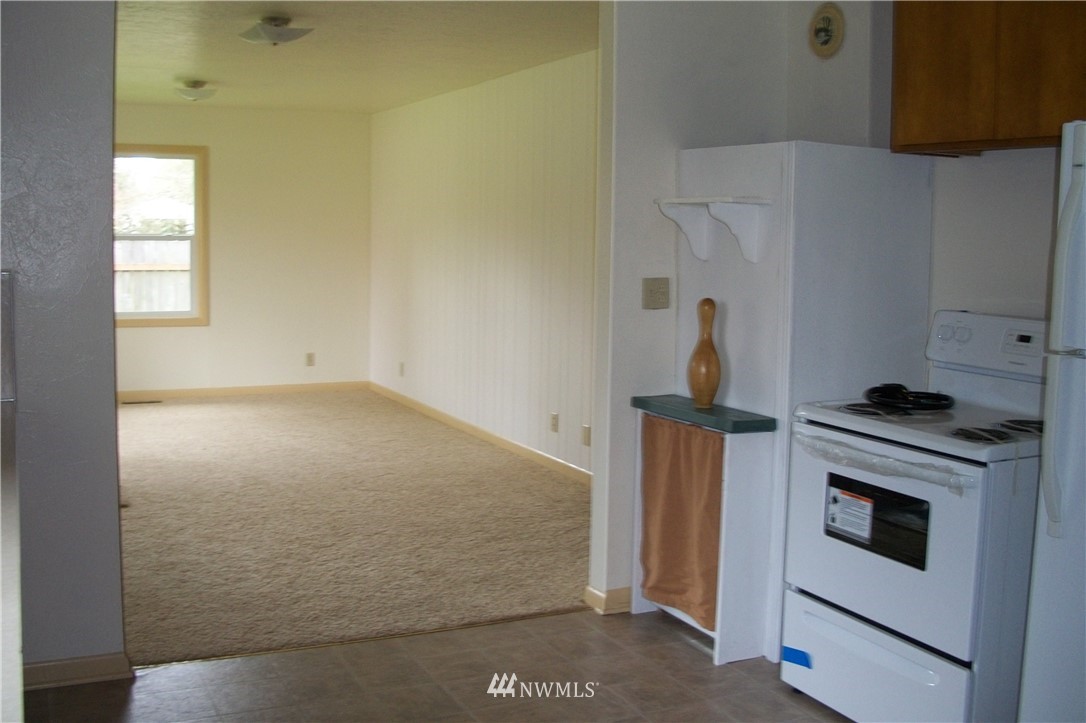 1306 A Hining Road Winlock, WA 98596 - Photo 2 of 12