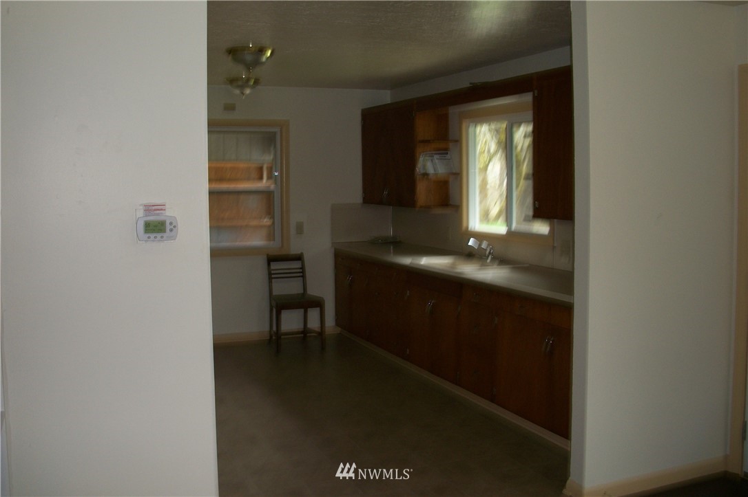 1306 A Hining Road Winlock, WA 98596 - Photo 3 of 12