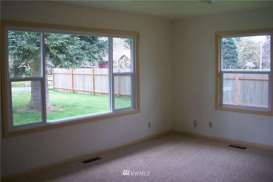 1306 A Hining Road Winlock, WA 98596 - Photo 7 of 12