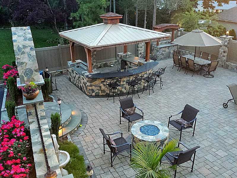 58 Applegate Road Cranston, RI 02920 - Photo 18 of 25 Swimming Pool/Hot Tub/Sauna. Grill and Eating Area Buffet