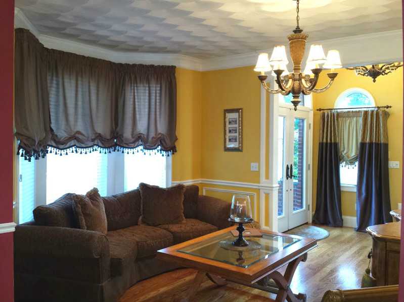 58 Applegate Road Cranston, RI 02920 - Photo 10 of 25 Living Room.