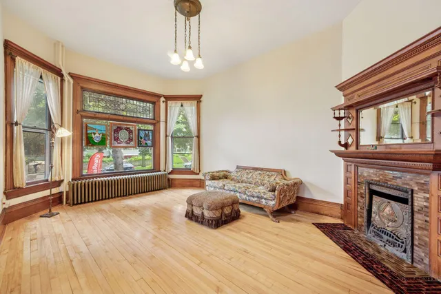 $775,000 | 957 Ashland Avenue, St. Paul, MN 55104