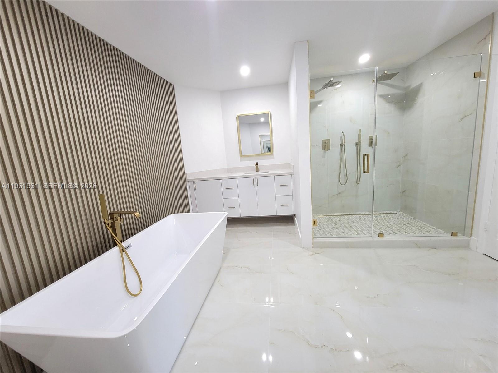 7928 Northwest 190th Lane Hialeah, FL 33015 - Photo 12 of 37