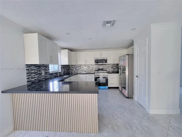 $4,500 | 7928 Northwest 190th Lane, Hialeah, FL 33015