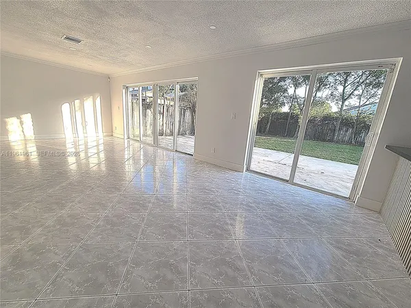 $4,500 | 7928 Northwest 190th Lane, Hialeah, FL 33015