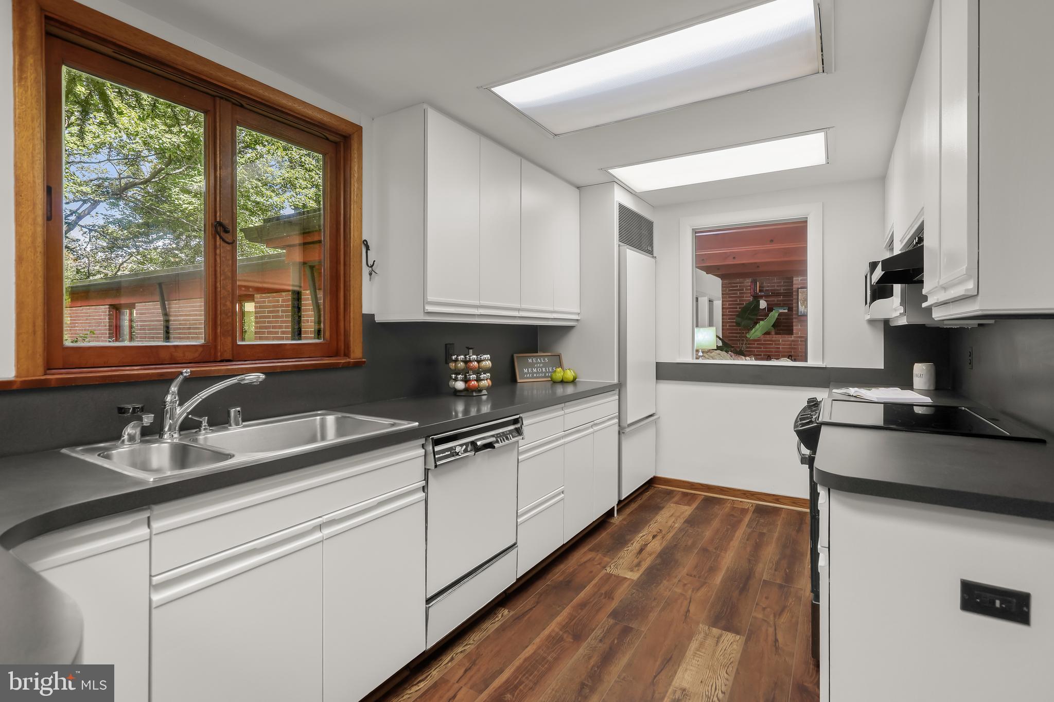 1725 St Giles Road Gibson Island, MD 21056 - Photo 24 of 43 Kitchen