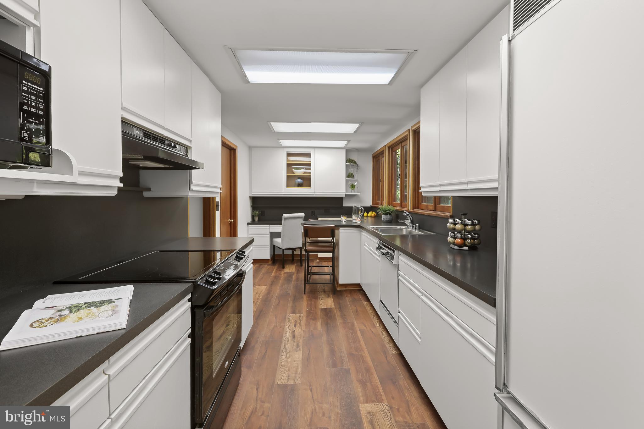 1725 St Giles Road Gibson Island, MD 21056 - Photo 25 of 43 Kitchen