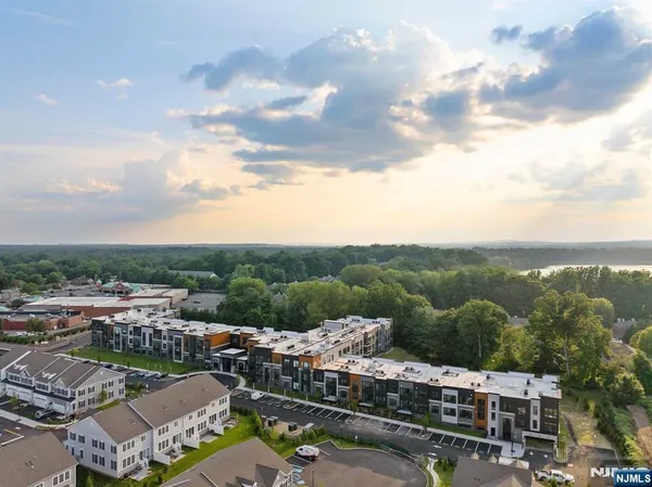 $6,000 | 18 Park Avenue, Unit 1218, Old Tappan, NJ 07675