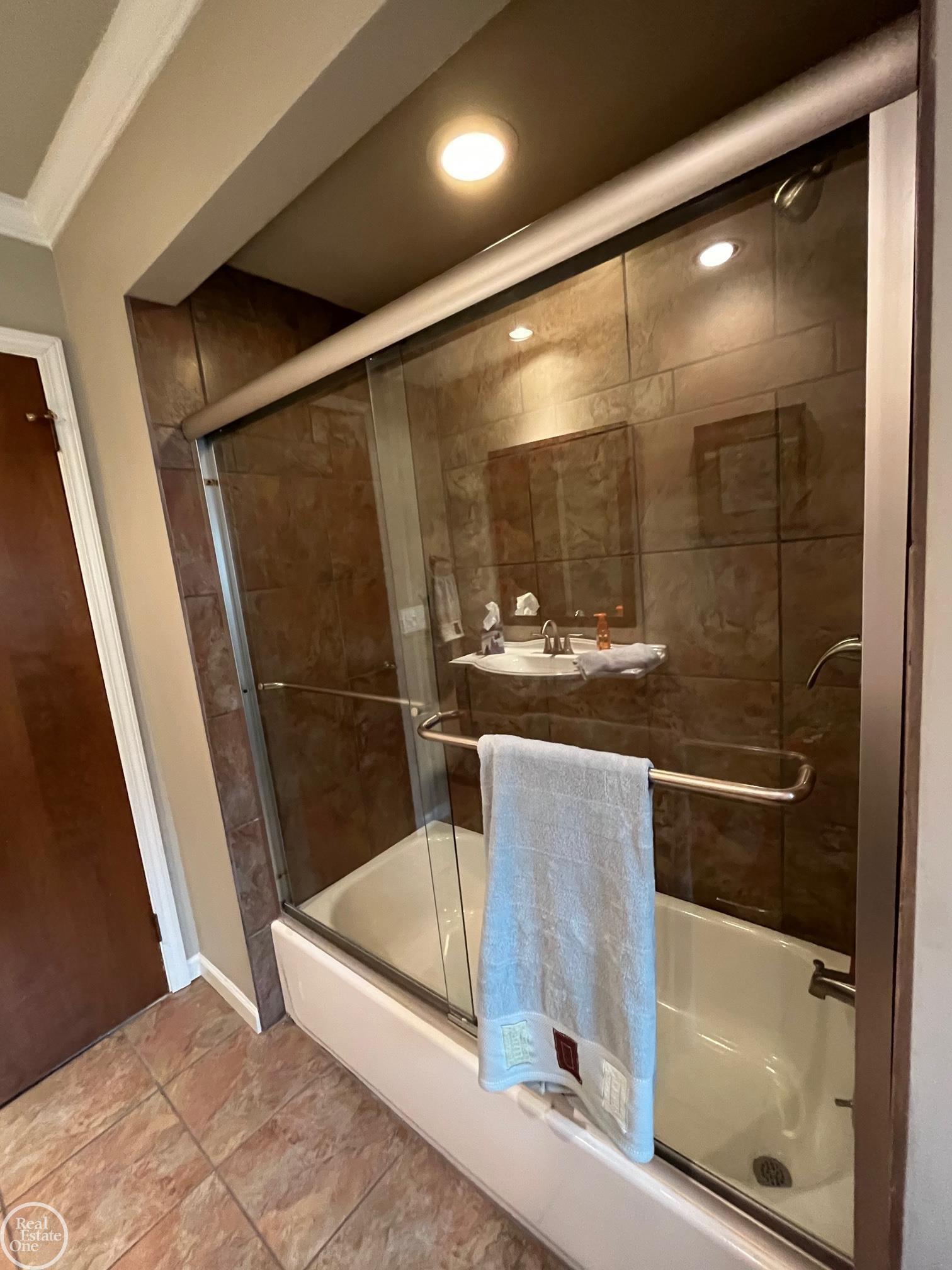 47916 Chrys Road Macomb, MI 48044 - Photo 25 of 29