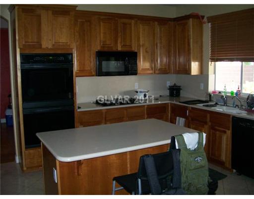2478 Rye Beach Lane Henderson, NV 89052 - Photo 3 of 5 Kitchen.
