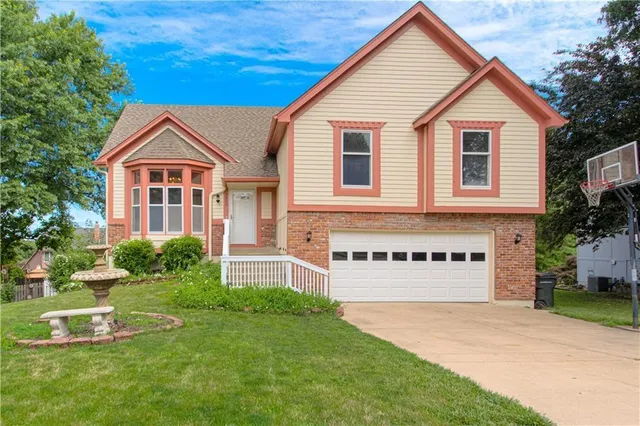 $449,000 | 8300 West 148th Street, Overland Park, KS 66223