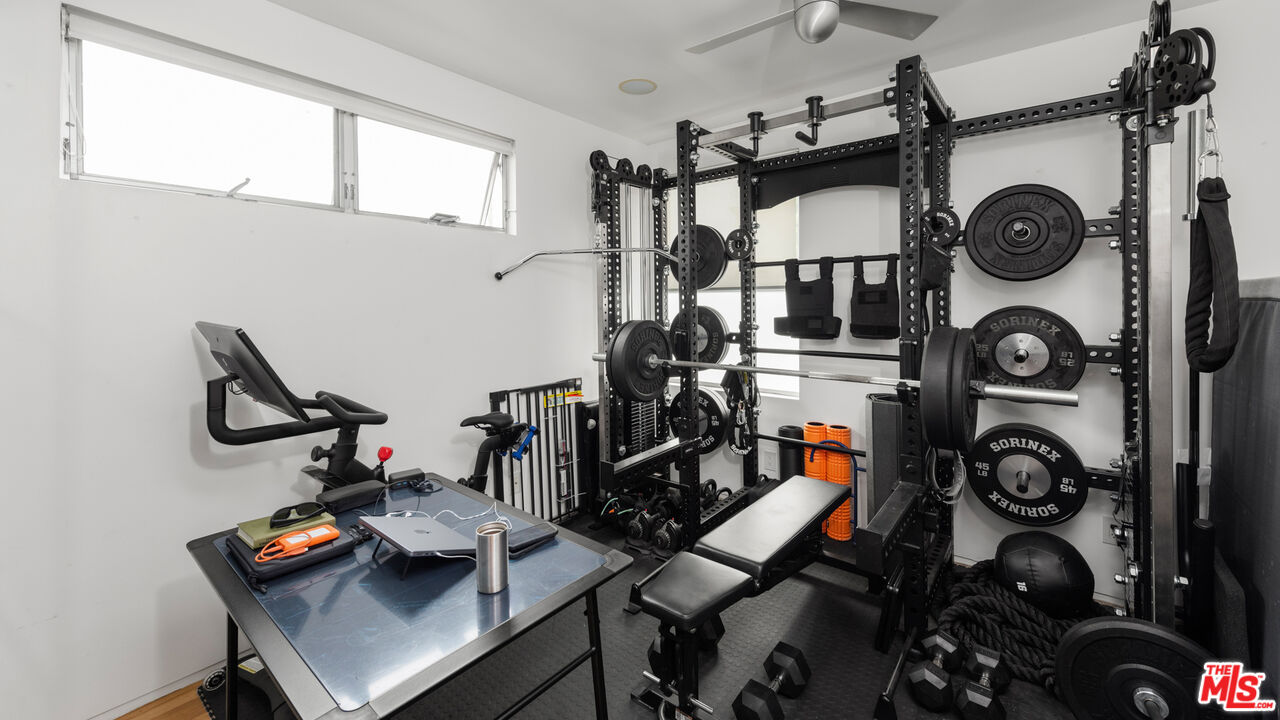 705 Sunset Avenue Venice, CA 90291 - Photo 16 of 32 a view of a workspace with furniture and toys