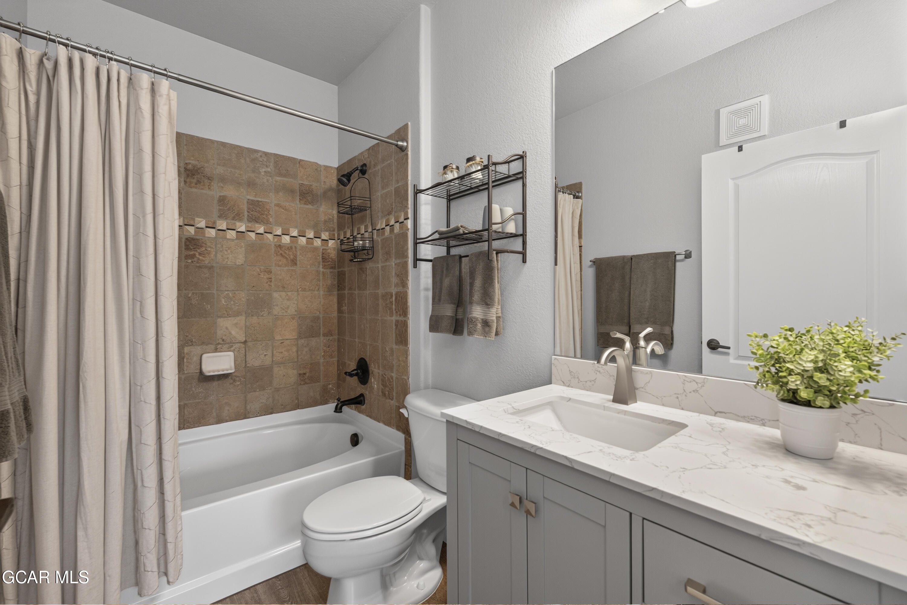 154 Village Road, Unit C106 Granby, CO 80446 - Photo 21 of 38 Primary Bath/Ensuite