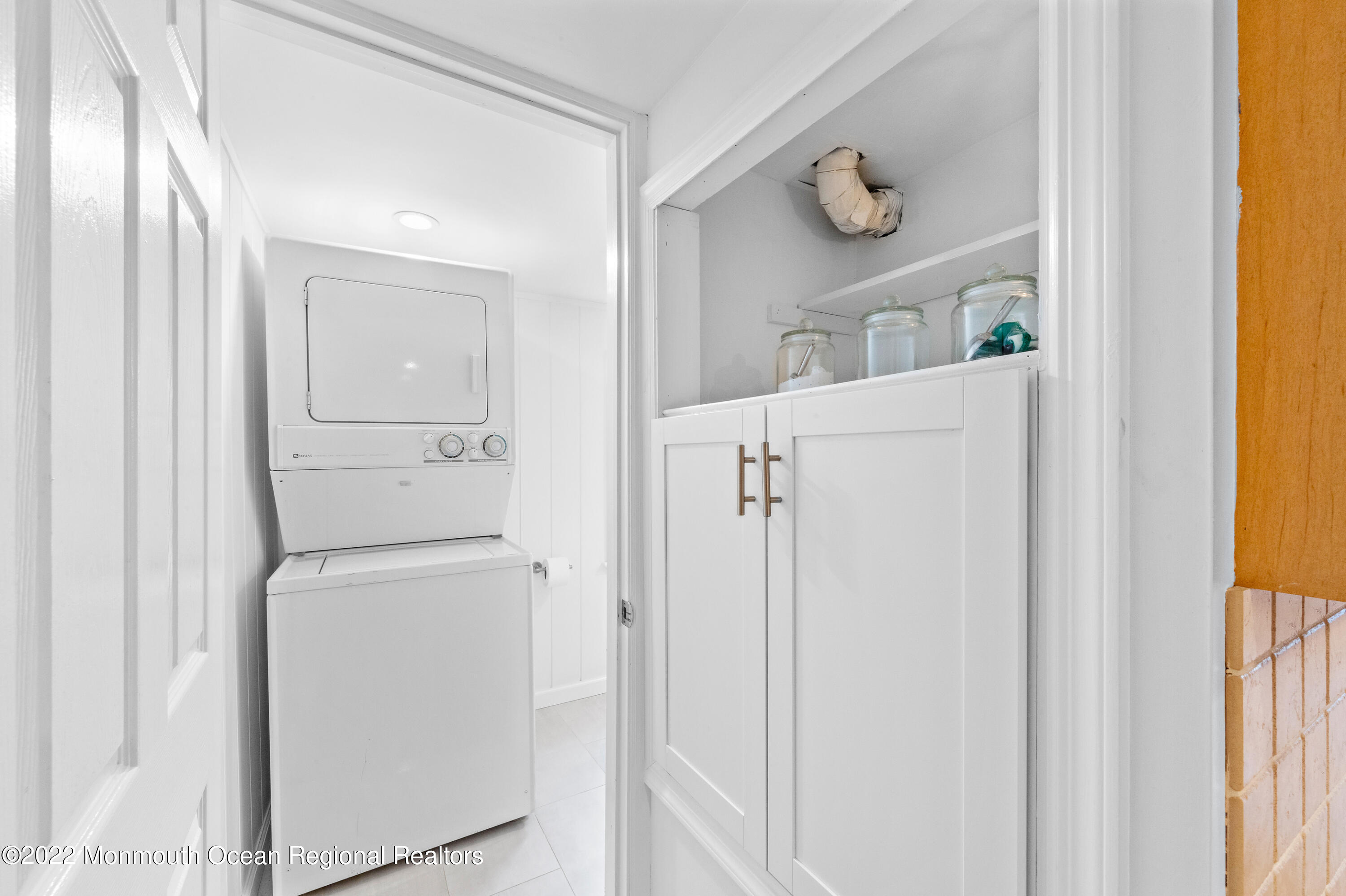 29 Church Street Rumson, NJ 07760 - Photo 18 of 42 a utility room with dryer and washer