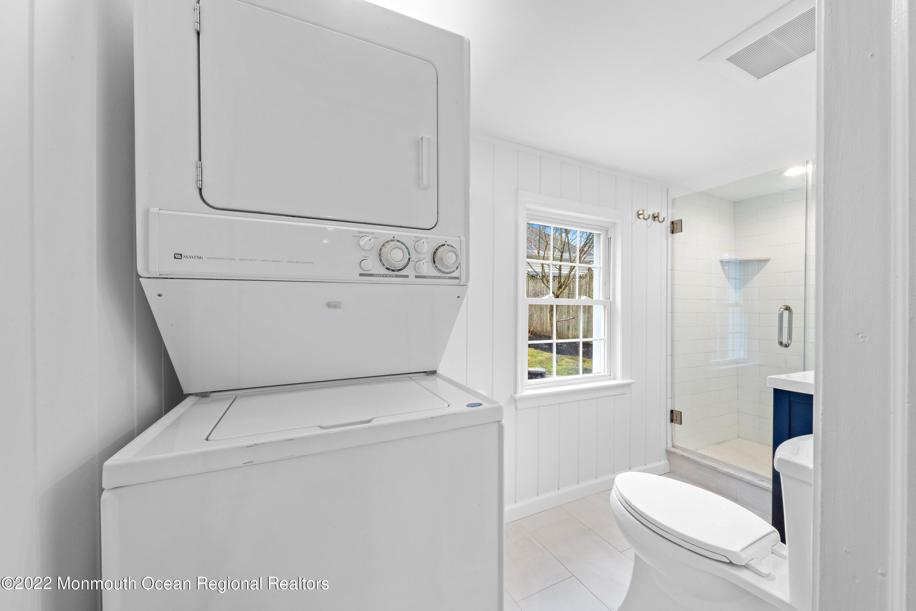 29 Church Street Rumson, NJ 07760 - Photo 19 of 42 a utility room with dryer and washer