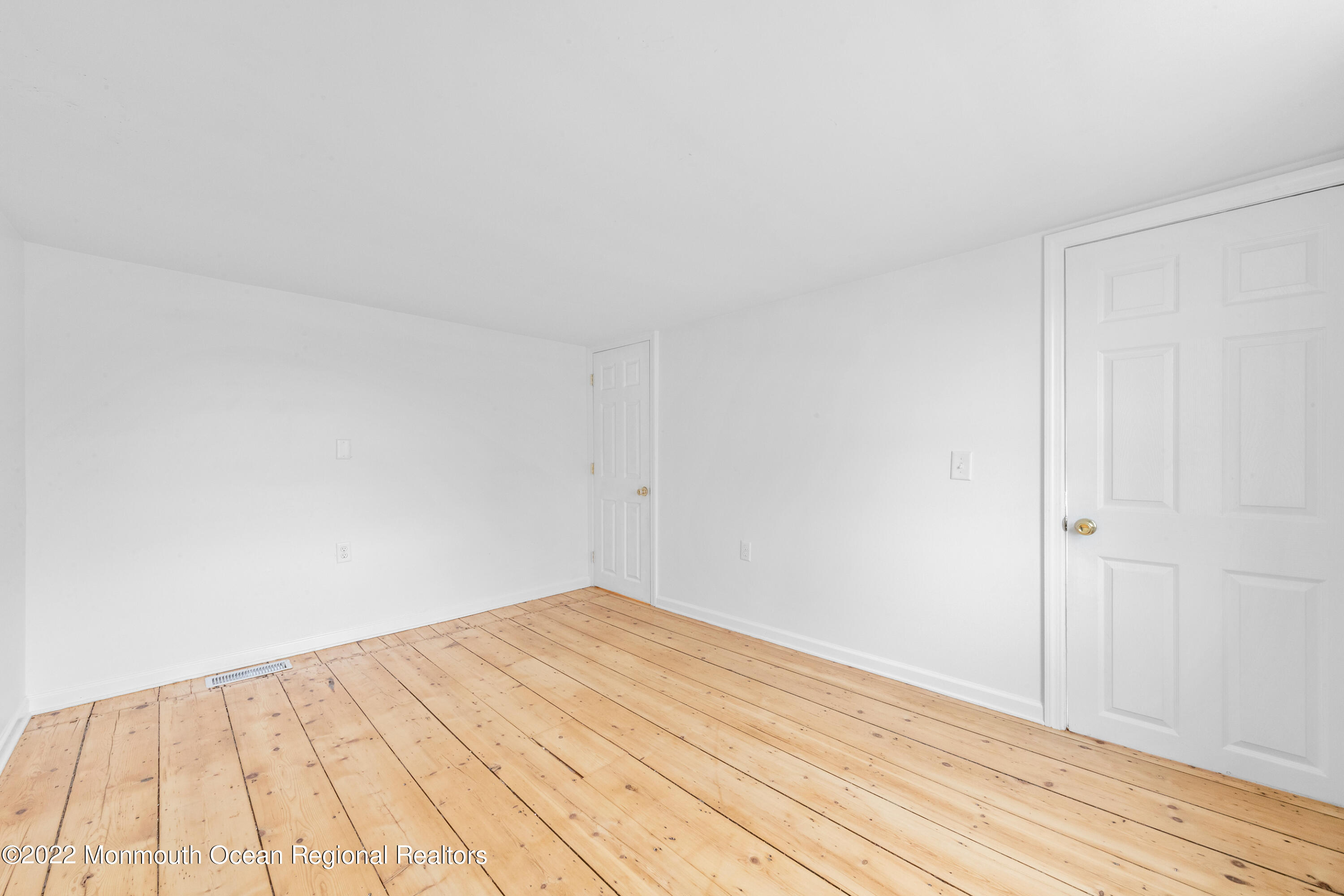 29 Church Street Rumson, NJ 07760 - Photo 31 of 42 a view of a room with wooden floor