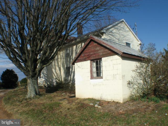 725 Stone Road Westminster, MD 21158 - Photo 11 of 26 Exterior (General)