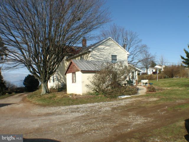 725 Stone Road Westminster, MD 21158 - Photo 4 of 26 Exterior (Rear)